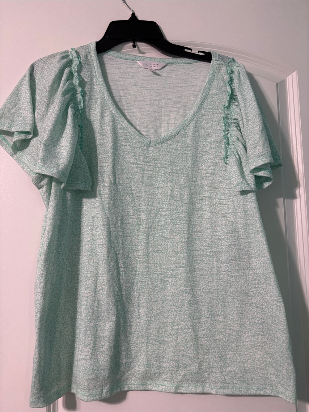 LC Lauren Conrad Mint Green V-Neck Flutter Sleeve Top